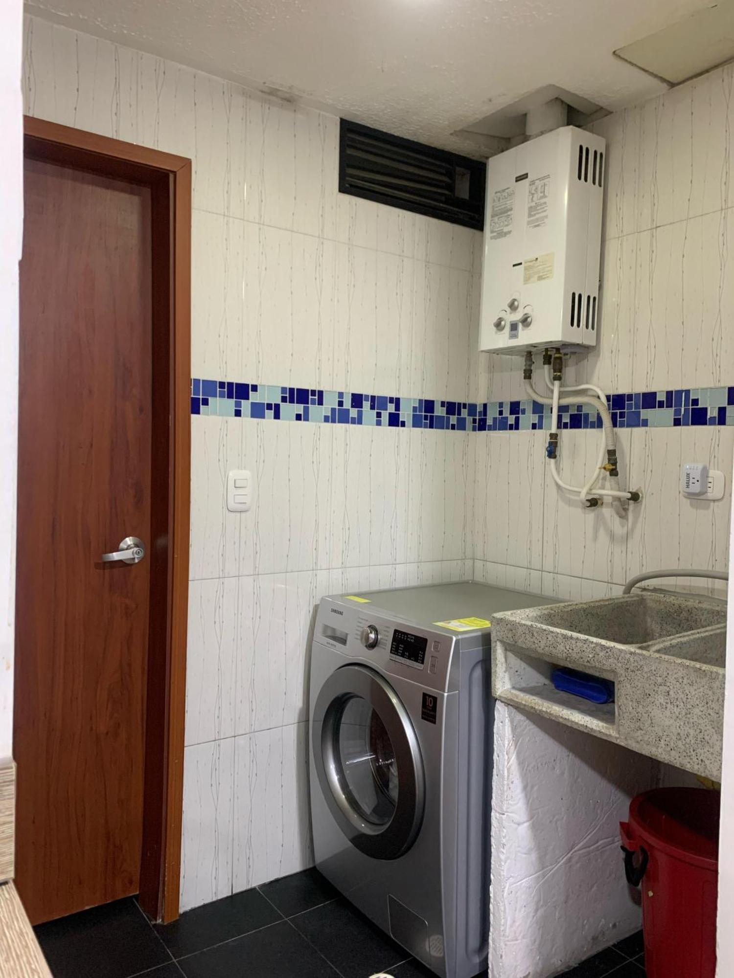 Apartasuites 53 Cerca Al Aeropuerto 02 Bogotá